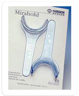 Mirahold Cheek Retractor