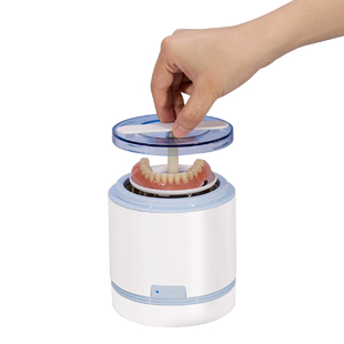 Portable Denture Cleaner